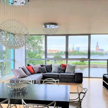 Winwinstay Superior By River Daugava דירה